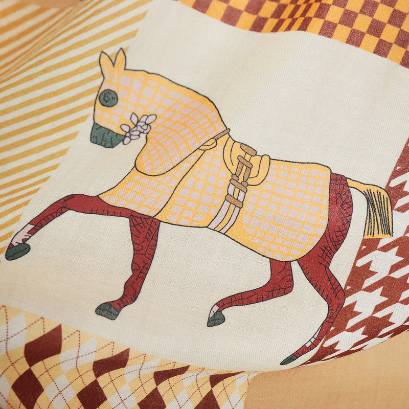 Horse Print Tassels Cashmere S - Winter Clothing Hong Kong 评论和价格